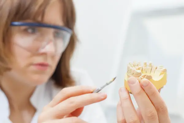 Tratamiento de la osteomielitis dental en España. Tratamiento de la osteomielitis dental.