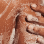 ¿Pastilla de jabón, gel de ducha o gel de ducha? Los dermatólogos explican