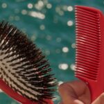 ¿Con qué frecuencia debo lavar mi cepillo para el cabello?