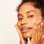 Cómo estratificar las cremas hidratantes como dermatólogo