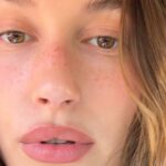 Todo sobre los tratamientos para la piel favoritos de Hailey Bieber